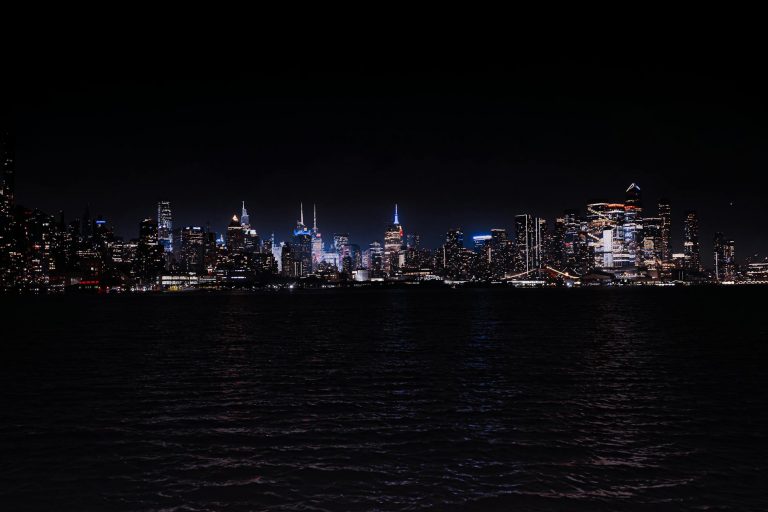 The Ultimate Guide to Window Cleaning in New York: Tips and Services for Sparkling Results
