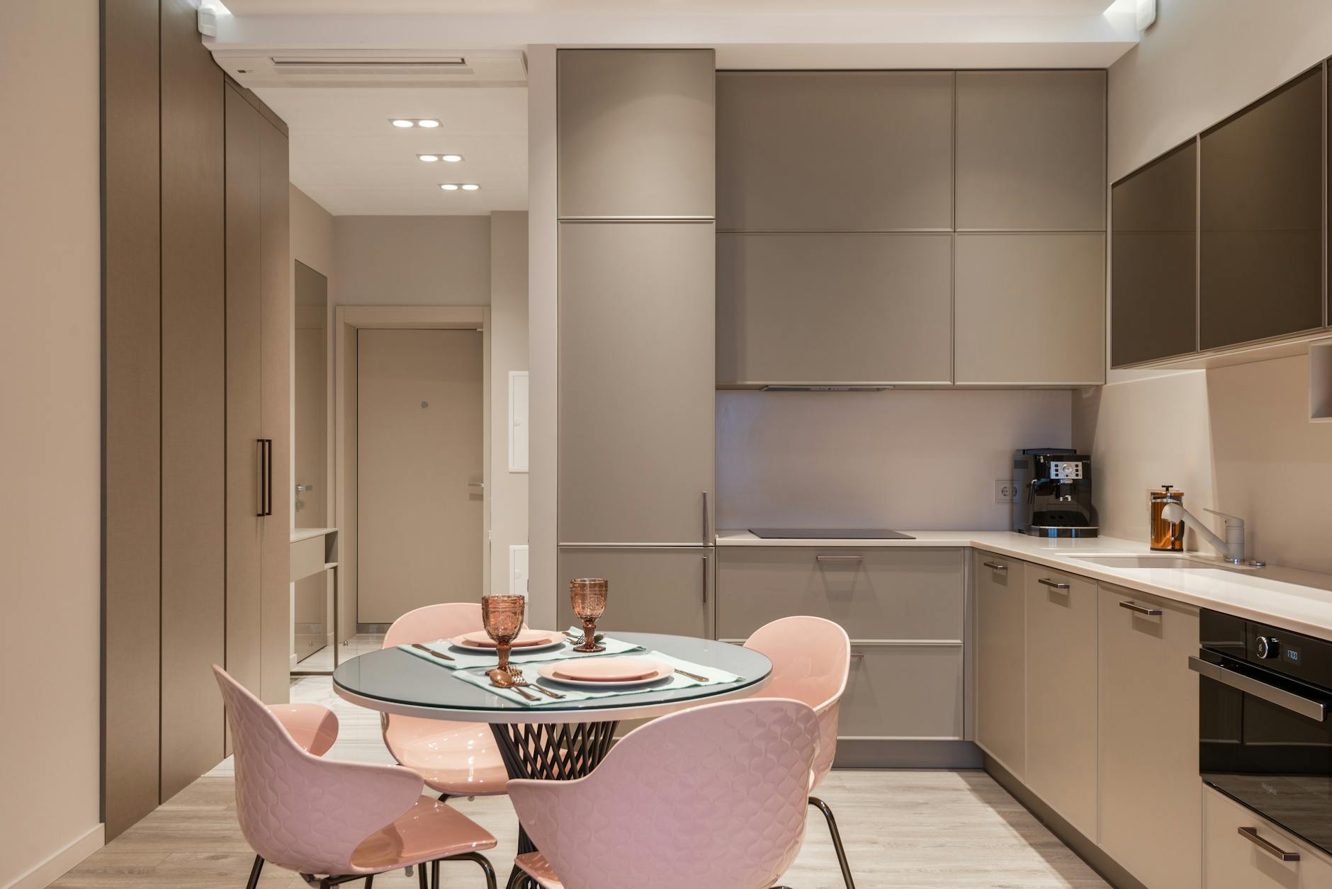 Navigating Home Cleaning Challenges: When to DIY and When to Call a Pro