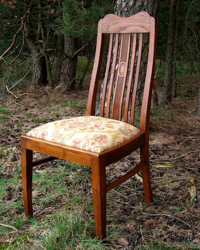 How to Clean Upholstered Dining Chairs in a Small NYC Apartment