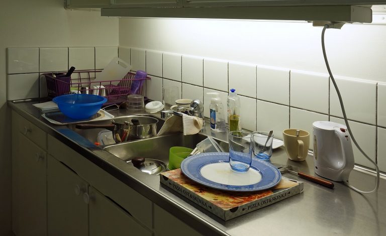 Cleaning Products You Should Never Mix (and What to Do If You Already Did)