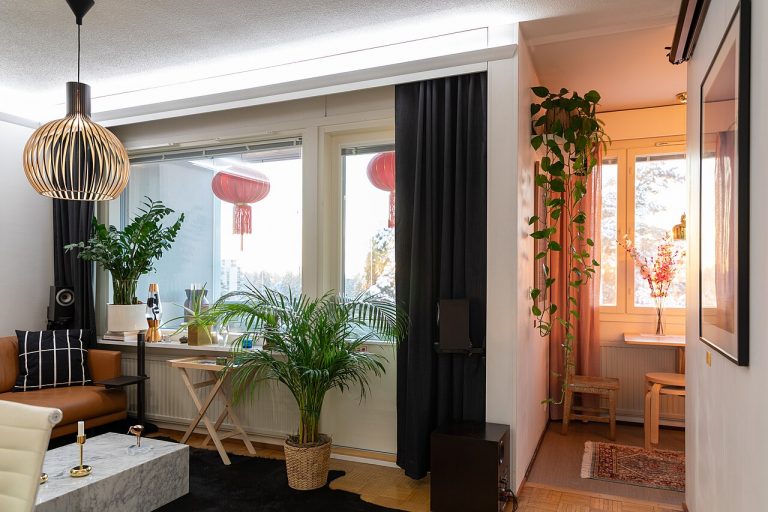 How to Clean a Studio Apartment (and How Long It Takes)