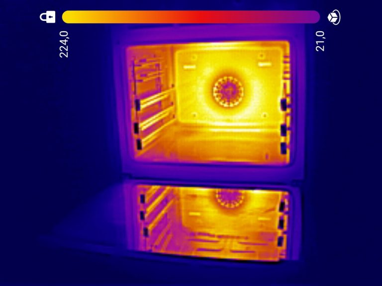 How to Clean Oven Door Glass in a Small Apartment Kitchen